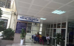 Bệnh viện phân biệt khám giáo sư, phó giáo sư: Không sai luật!